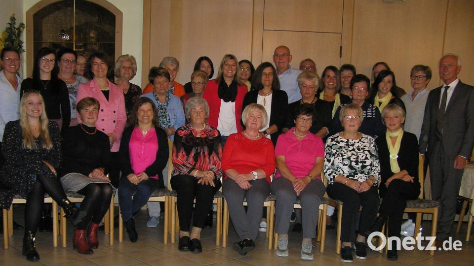 Das sportliche Angebot des TuS Neusorg ließ die Zahl der Mitglieder in den 40 Jahren auf über 500 anwachsen. Beim Ehrenabend wurden auch die Mitglieder von 25 bis 35 Jahren mit einer Urkunde und einem Präsent geehrt. Bild: öt
