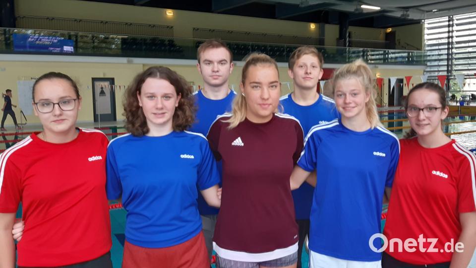Seinen aktuellen Kader für die erste Mannschaft präsentierte der Tirschenreuther Schwimm- Club am Wochenende beim Herbstmehrkampf in Plauen (von links): Sandra Beinrucker, Anna Schwöd, Fynn Legat, Hanna Hirsche, Leonhard Fütterer, Marlene Züllich und Milena Franz. Bild: rbg