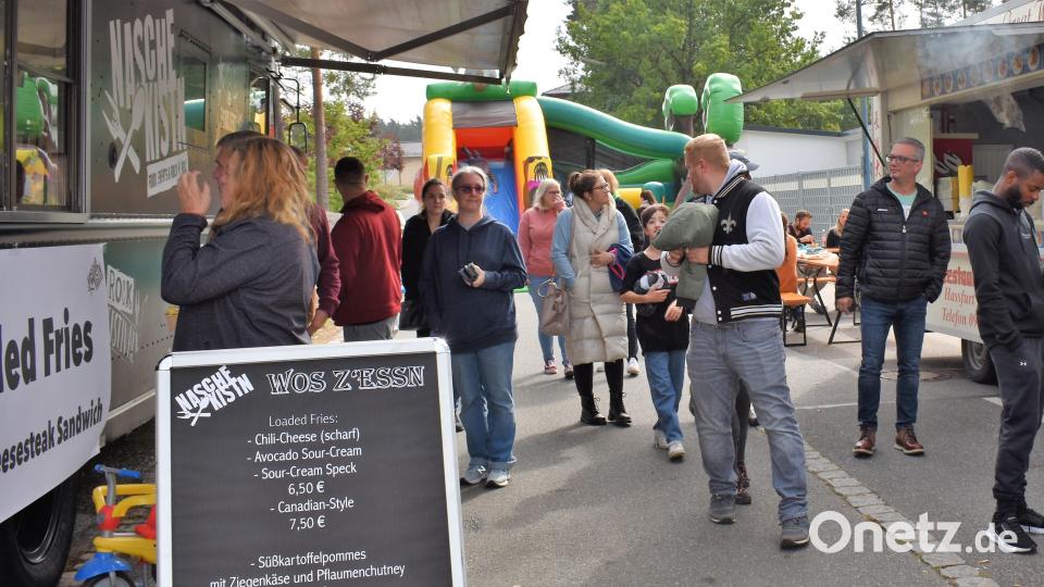 Das 1. Streetfood-Festival ging am Wochenende beim Städtischen Waldbad in Grafenwöhr über die Bühne. Bild: rgr