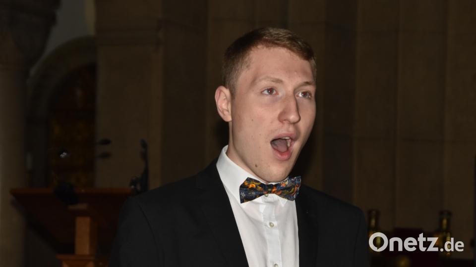 Peter Ermer, (21) aus Weiden ist, Konzertgitarrist, Tenor, ehemaliger Domspatz und Mitglied des Vokalensembles "Quintessenz". Bild: hcz