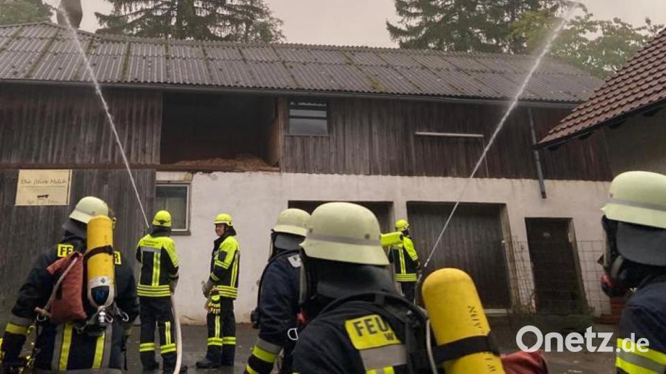 Während der Brandschutzwoche übten die Feuerwehren der Marktgemeinde Winklarn Brandbekämpfung und Einsatz der Atemschutzträger. Bild: amö
