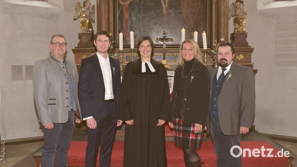 Ein Quartett feierte Silberne Konfirmation. Bild: Fotohaus Jäger
