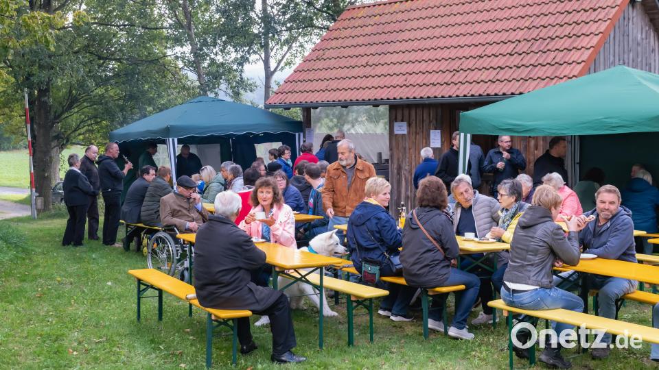 Im Anschluss an die Segnung gab es ein gemütliches Beisammensein am Gaisbühl. Bild: wms