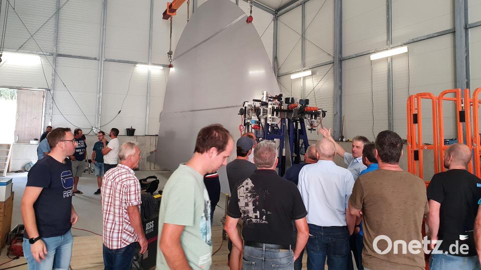 Im Anschluss an die Fachvorträge besichtigten die Wasserwarte den neuen, im Bau befindlichen Hochbehälter in der Nähe von Schwenderöd. Bild: dir