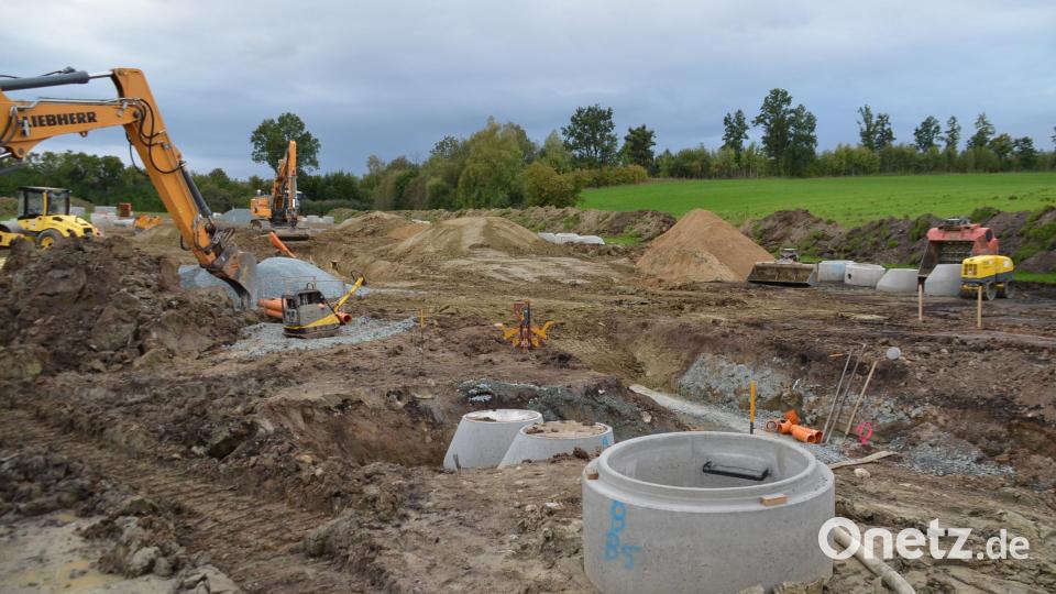 Baugebiet in Haidenaab
Im Zuge der Erschließung des neuen Baugebietes in Haidenaab musste auch ein Baum gefällt werden. Bild: ak