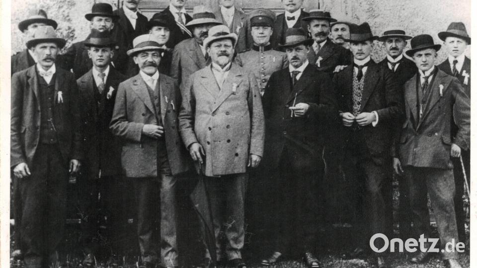 Waldfest des Männergesangvereins Pleystein 1914 auf dem Fahrenberg vor der Wallfahrtskirche. Bild: MGV Pleystein/exb