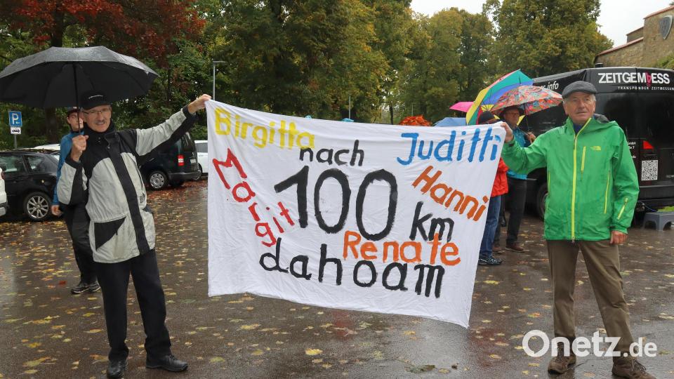 Die Ehemänner vom Sulzbacher Lauftreff freuten sich, ihre Frauen wieder gesund und munter wiederzusehen. Bild: mfh