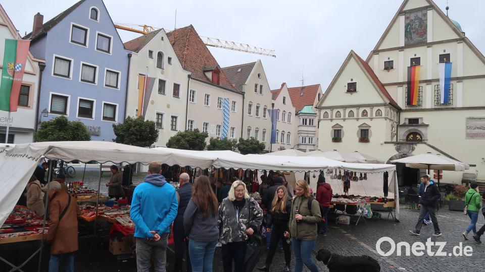 Nicht viel los am Sonntagnachmittag auf dem Weidener Michaelimarkt. Bild: Kunz