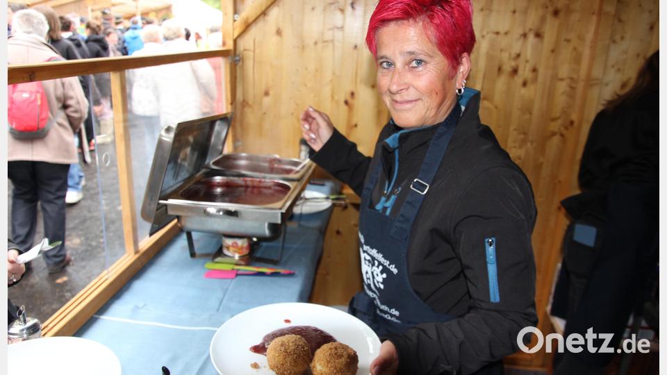 Leckere Zwetschgenknödel gab&#039;s an diesem Stand. Bild: kro