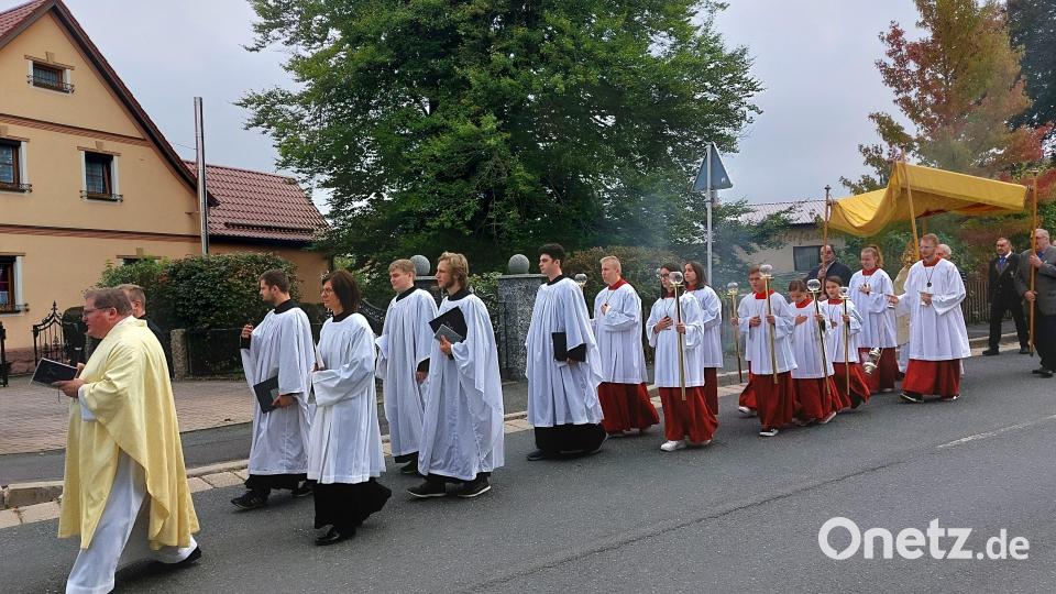 Prozession beim Hauptfest der MMC in Speichersdorf. Bild: Max Pravida/exb