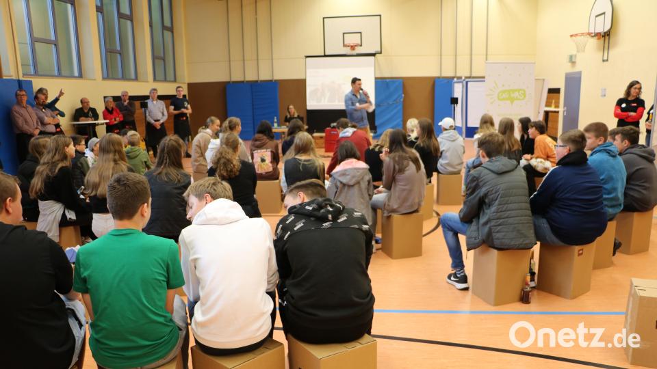 Das Thema „SAG WAS – gestalte die Zukunft deiner Gemeinde“ hat in Edelsfeld 42 Jugendliche bewogen, an dieser Veranstaltung teilzunehmen. Bild: gru