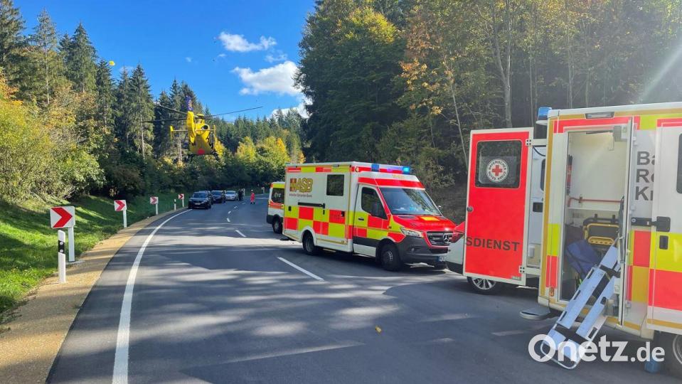 Die Bundesstraße 85 war wegen dem Unfall mehrere Stunden voll gesperrt. Bild: lei