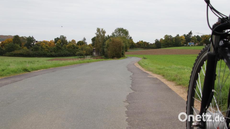 Könnten mit Ausweisung des Kempfenhofer Wegs zu einer Fahrradstraße alle Probleme gelöst werden? Bild: mfh