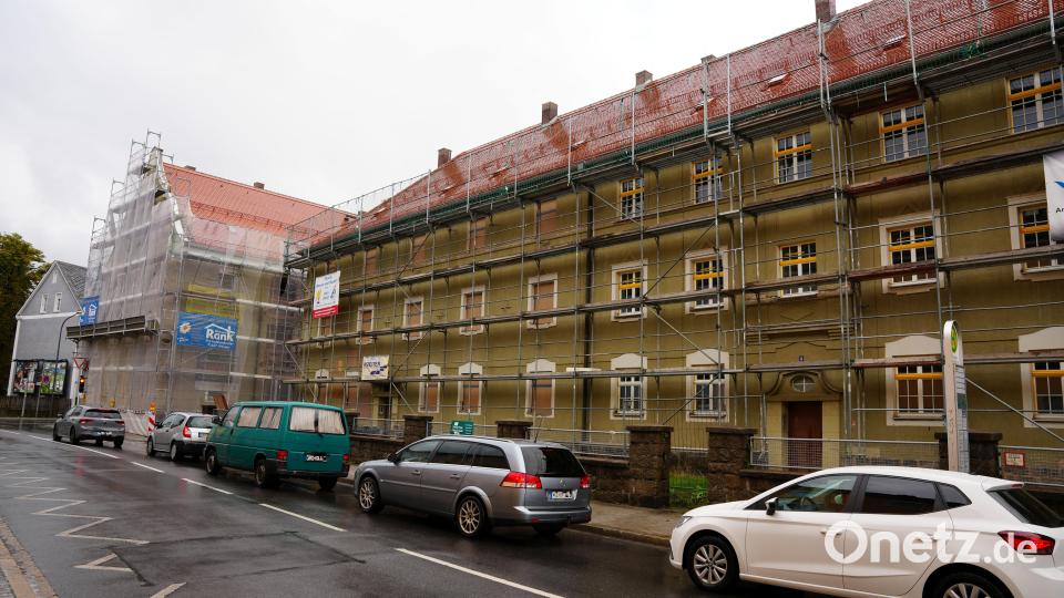 Im Laufe des Jahres 2023 sollen die ersten der insgesamt 33 Wohnungen im Schweigerblock (Hausnummer 1, 3, 5, 7, 9, und 11) in Weiden bezogen werden. Bild: Marco Meier