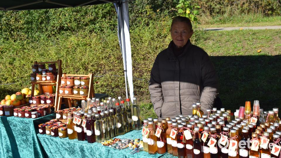 Marmeladen und Säfte aus eigene Produktion. Bild: bnr