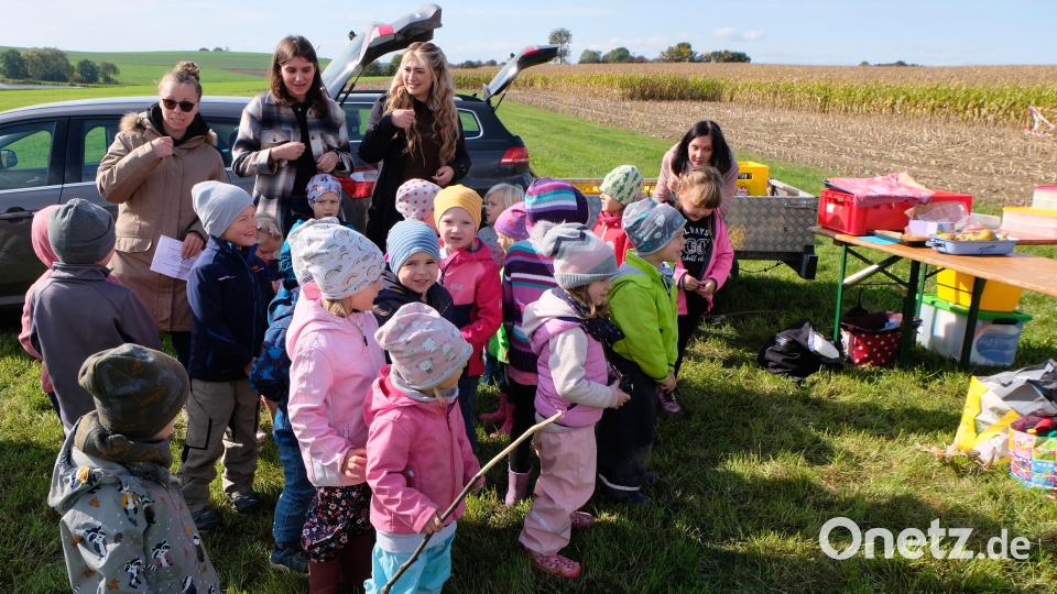 Mit ihrem Kartoffellied sangen sich die Kinder in die Herzen der Besucher. Bild: le