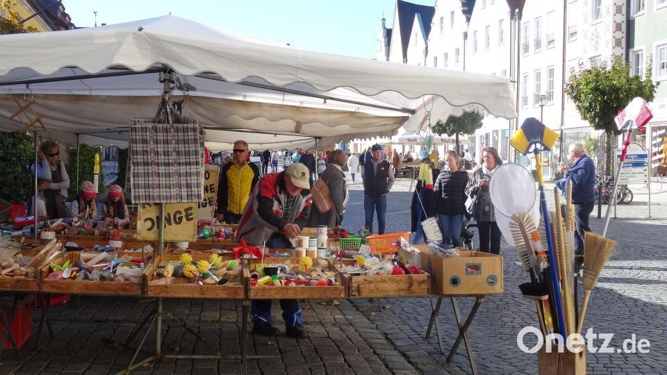 Das Angebot der Fieranten beim Marktsonntag war recht übersichtlich. Bild: ak