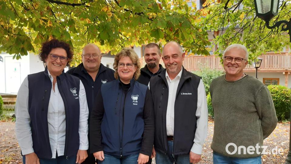 Mit diesem Team geht Erika Sauer nach ihrer Wiederwahl zur Vorsitzenden des Bayerischen Fleischrinderverbands in eine weitere Amtsperiode, (von links) Petra Loibl, Hans Zill, Erika Sauer, Karlheinz Luff, Rainer Bauereiß und Konrad Wagner. Bild: Anja Sauer/exb