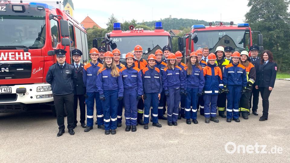 Lob und Anerkennung von den Jugendwarten und Betreuern gab es natürlich auch für die 16 Jugendlichen, welche die Jugendflamme 2 schafften. Bild: Josef Böhm