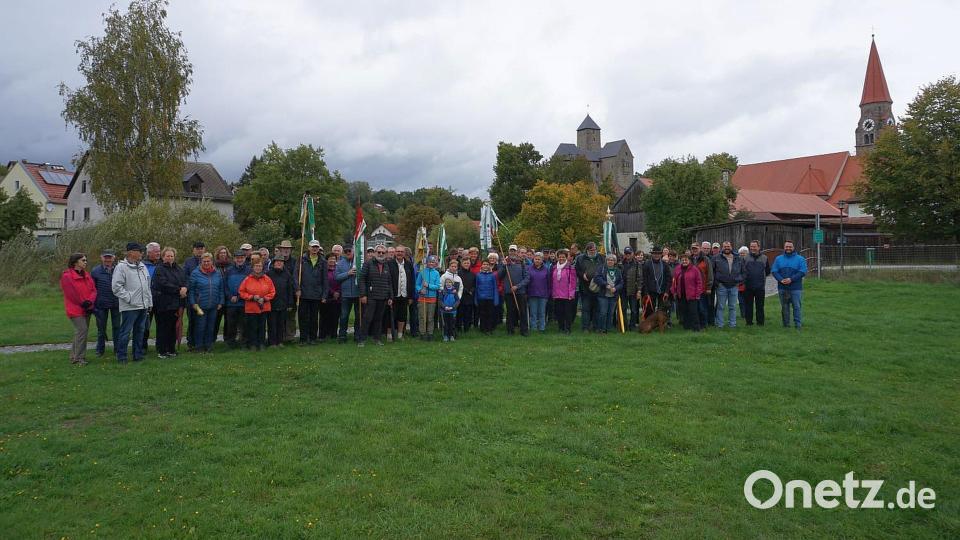 Eine Wanderung, organisiert vom OWV-Hauptverein, führte über den Josef-Hannig-Weg wieder zurück nach Falkenberg. Bild: OWV Falkenberg/exb