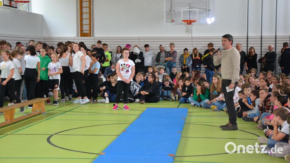 Ein gelungenes Schulfest feiert die Mittelschule Neustadt . Bild: Doris Pensky/exb