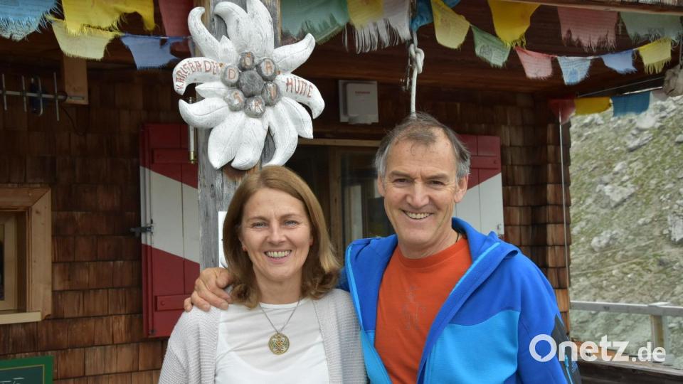 Das Ehepaar Edith und Rupert Tembler bewirtschaftete 18 Jahre lang die Karlsbader Hütte. Archivbild: Gunther Lehmann