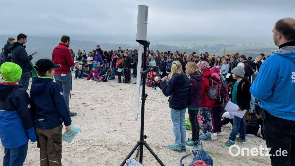 Ein besonderes Erlebnis: der Wortgottesdienst auf dem Gipfel des Monte Kaolino. Bild: fdl