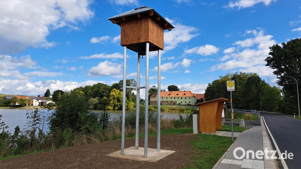Durch den Bau eines neuen Glockenturms in Kornthan bei Wiesau bleibt der Dorfgemeinschaft das traditionelle Läuten der Dorfglocke auch weiterhin erhalten. Bild: Markt Wiesau/exb