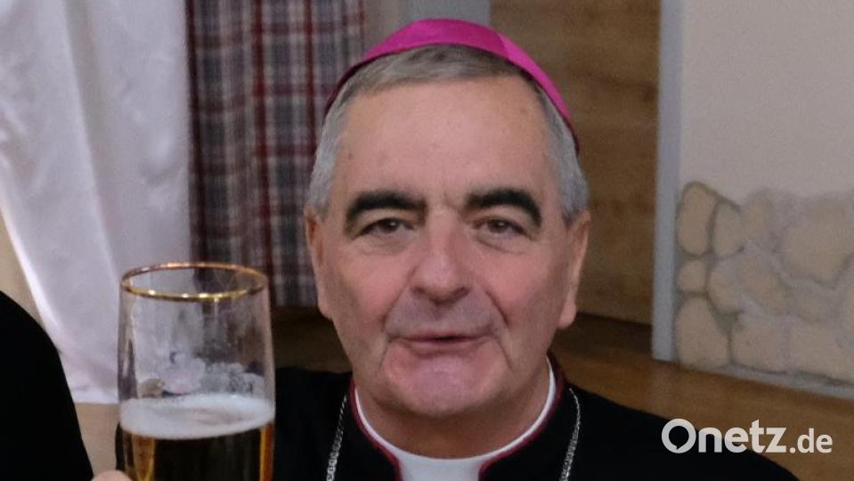 Es zeigt die Bodenständigkeit des Nuntius mit einem &quot;Lob für das gute bayerische Bier&quot; Bild: mab