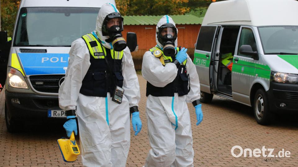 Einsatzkräfte der Polizei mit Schutzausstattung Bild: Florian Schlegel