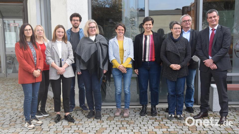 Sie sitzen am runden Tisch &quot;Netzwerk berufliche Integration von Frauen&quot; an der VHS Weiden-Neustadt, um Frauen zurück in den Beruf zu bringen. Bild: fz