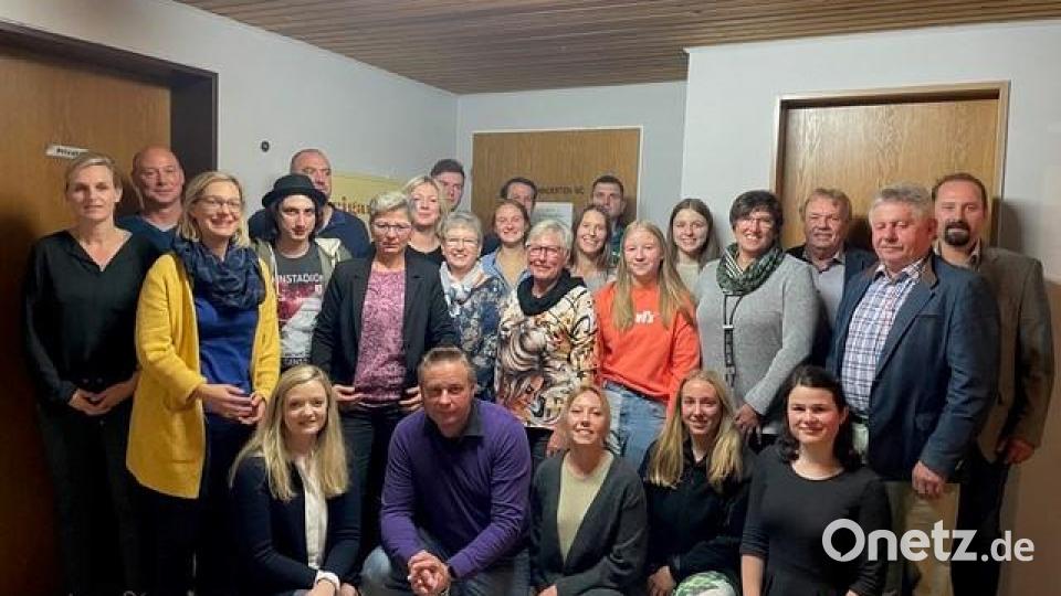 Der neue Vorstand der DJK Windischeschenbach Bild: Bernadette Brünnig/exb