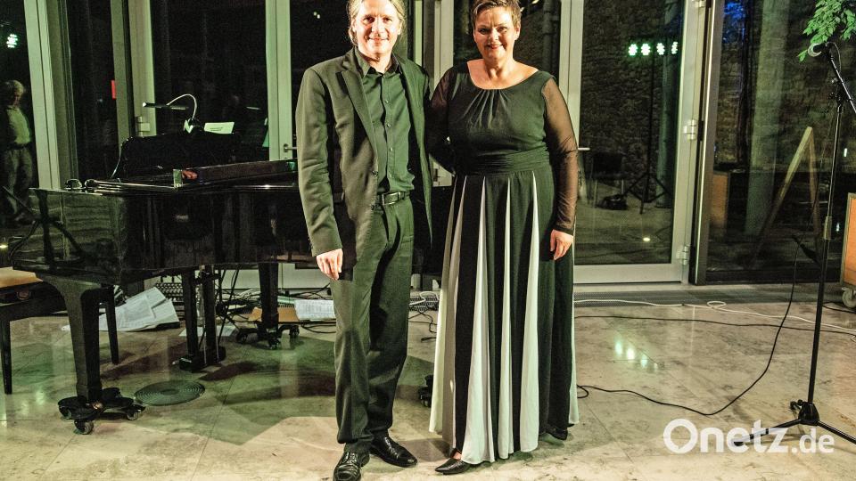 Anja Killermann und Toby Mayerl gastieren in der Burg Wernberg. Bild: Dr. Hans- J. Loelgen, Kulturforum Wernberg/exb