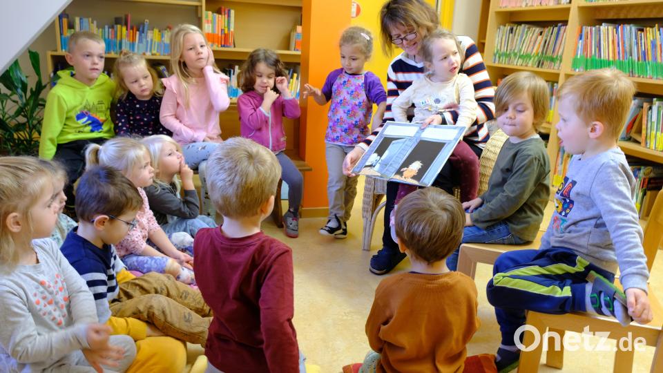 Kinder früh an das Lesen heranführen. Das will auch Büchereibetreuerin Andrea Dobmeier. Bild: do