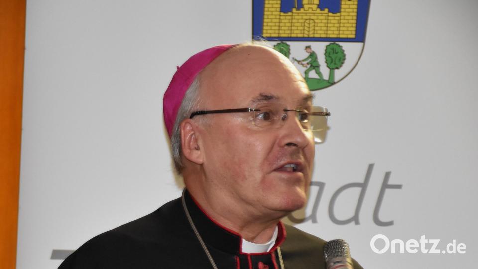 Ein Lob des Bischofs Rudolf Voderholzer freute das Ensemble besonders: &quot;Ihr braucht den Vergleich mit Oberammergau nicht zu scheuen.&quot; Bild: ubb