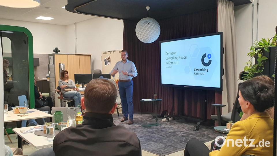 Die Kolpingsfamilie lud alle Interessierten und Mitglieder zum Kolpingtreff ins Coworking-Space Kemnath ein. Nach einer Führung hielt Notar Johannes Eichelsdörfer einen Vortrag zum Thema &quot;Gründung und Start-Up&quot;. Bild: kaz