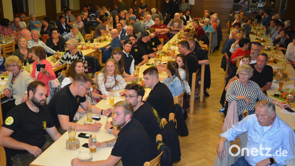 Blick in den vollbesetzten Saal des Josefsheims. Bild: jr