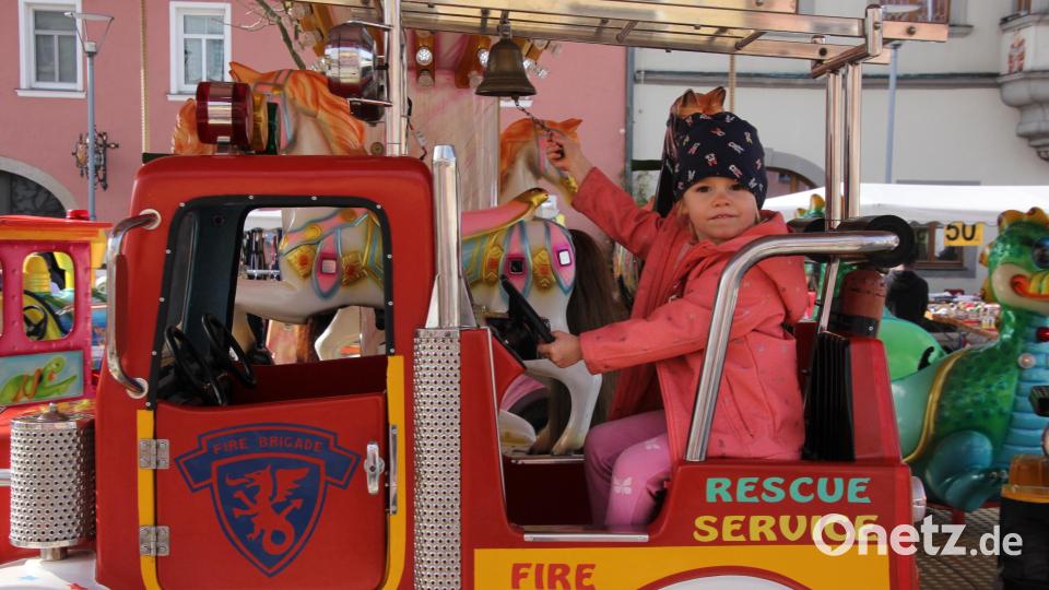 Rundfahrten mit dem Karussell sind für die Kleinsten das Größte. Bild: kro