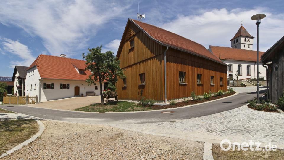 Dem „Trägerverein Dorfgemeinschaftshaus Aiherlhof“ Mitterauerbach e.V. wird ein Zuschuss aus dem Leader-Topf zur Aufwertung des Aiherlhofes gewährt. Bild: Architekturbüro Steidl/exb