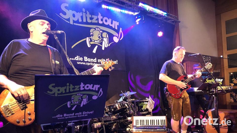 Für Stimmung sorgte &quot;Spitztour&quot; aus dem Landkreis Schwandorf. Bild: wro