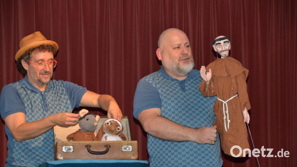 Das Puppentheater Luftsprung &amp; La Favola mit &quot;Bruder Maus&quot; und &quot;Schwester Lerche&quot;. Bild: ak