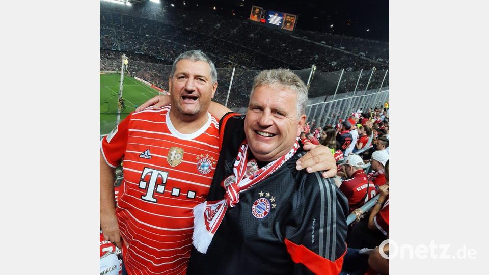 Norbert Wellnhofer (rechts) und Alex Winklhofer beim Bayern-Spiel in Barcelona. Bild: Wellnhofer/privat
