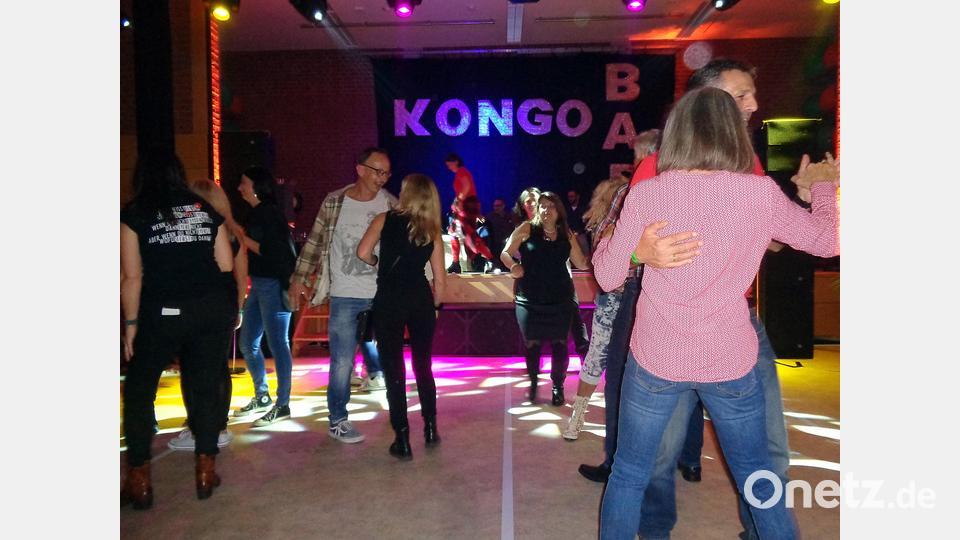Kongo Bar Revival Party - Tanzfläche Bild: gau