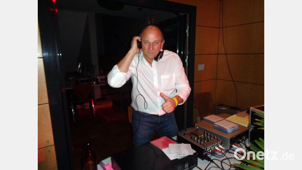 Kongo Bar Revival Party - DJ Race Bild: gau