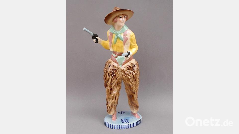 Selbst Fachleute zweifelten daran, dass die Cowboy Lady in Hirschau produziert wurde. Gewissheit verschaffen erst Werbeblätter, die Karl Forster 2004 zur Eröffnung der damaligen Steingutausstellung mitbrachte. Bild: u