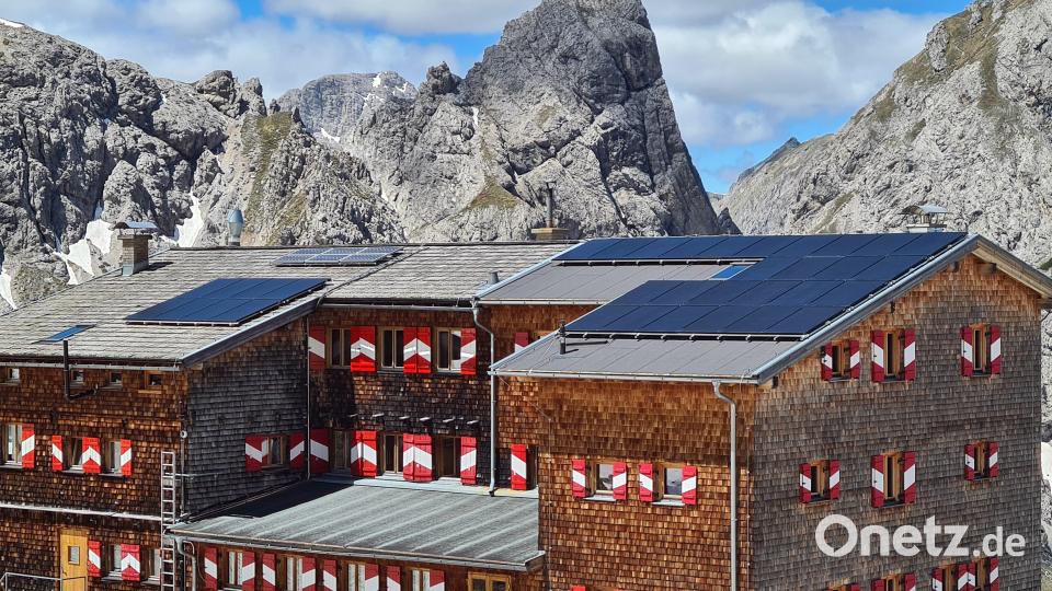In diesem Jahr wurde auf der Karlsbader Hütte eine neue Photovoltaik-Anlage in Betrieb genommen. Bild: exb