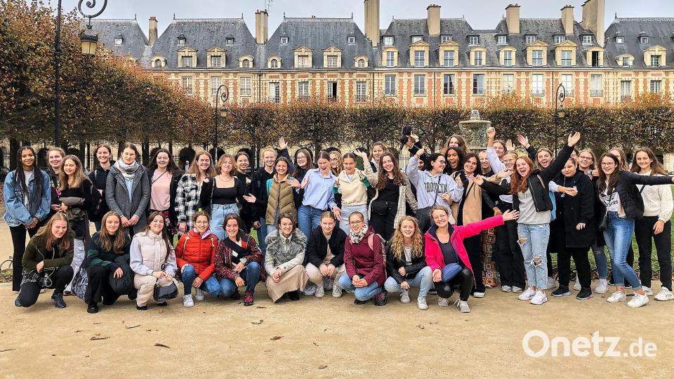 Die Decker-Gruppe am Place des Vosges. Bild: Astrid Fürg/exb