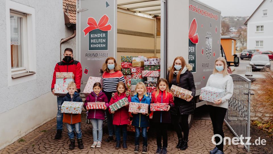 Der Serviceclub Round Table 235 Amberg-Sulzbach will mit Weihnachtspaketen Freude schenken. Pakete können noch bis 18. November abgegeben werden. Archivbild: Dominik Lenz/exb