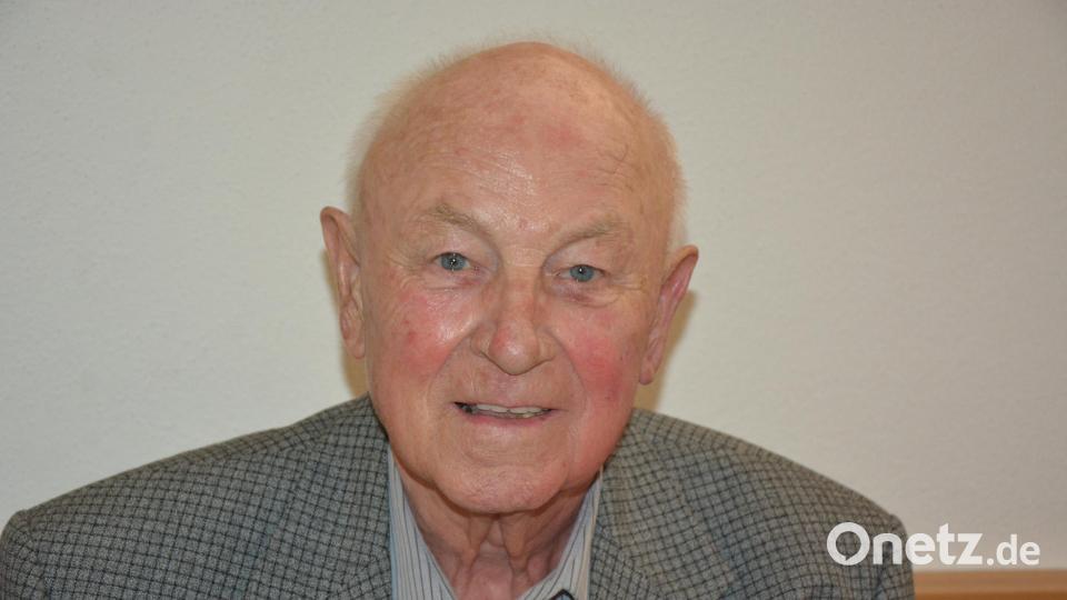 Der 86-jährige Mitterteicher Johann Zeus gehört seit 70 Jahren Verdi an. Der ehemalige Postbote war einst ein begnadeter Fußballer, der auch höherklassig spielte und Vereine in der Region trainierte. Bild: jr