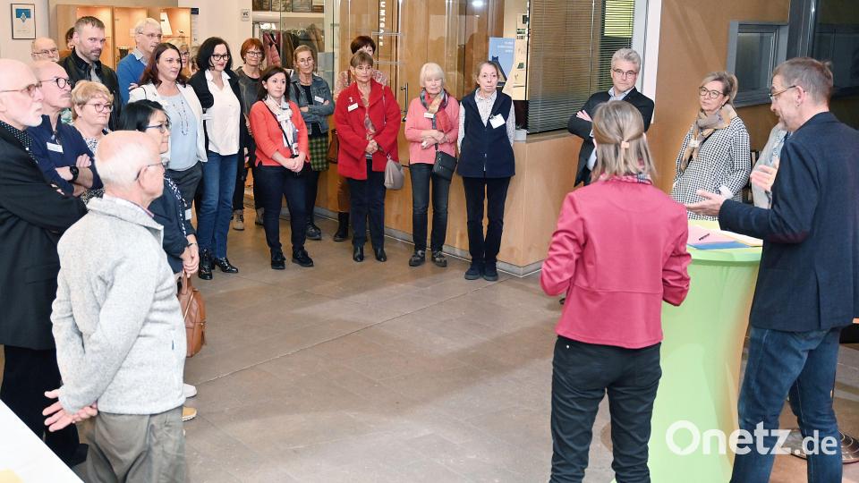 Das Treffen bot auch Gelegenheit zum Erfahrungsaustausch. Bild: Susanne Schwab, Stadt Amberg /exb